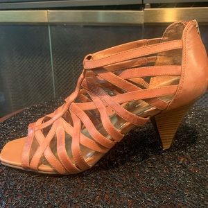 I. N.C Leather upper low heels